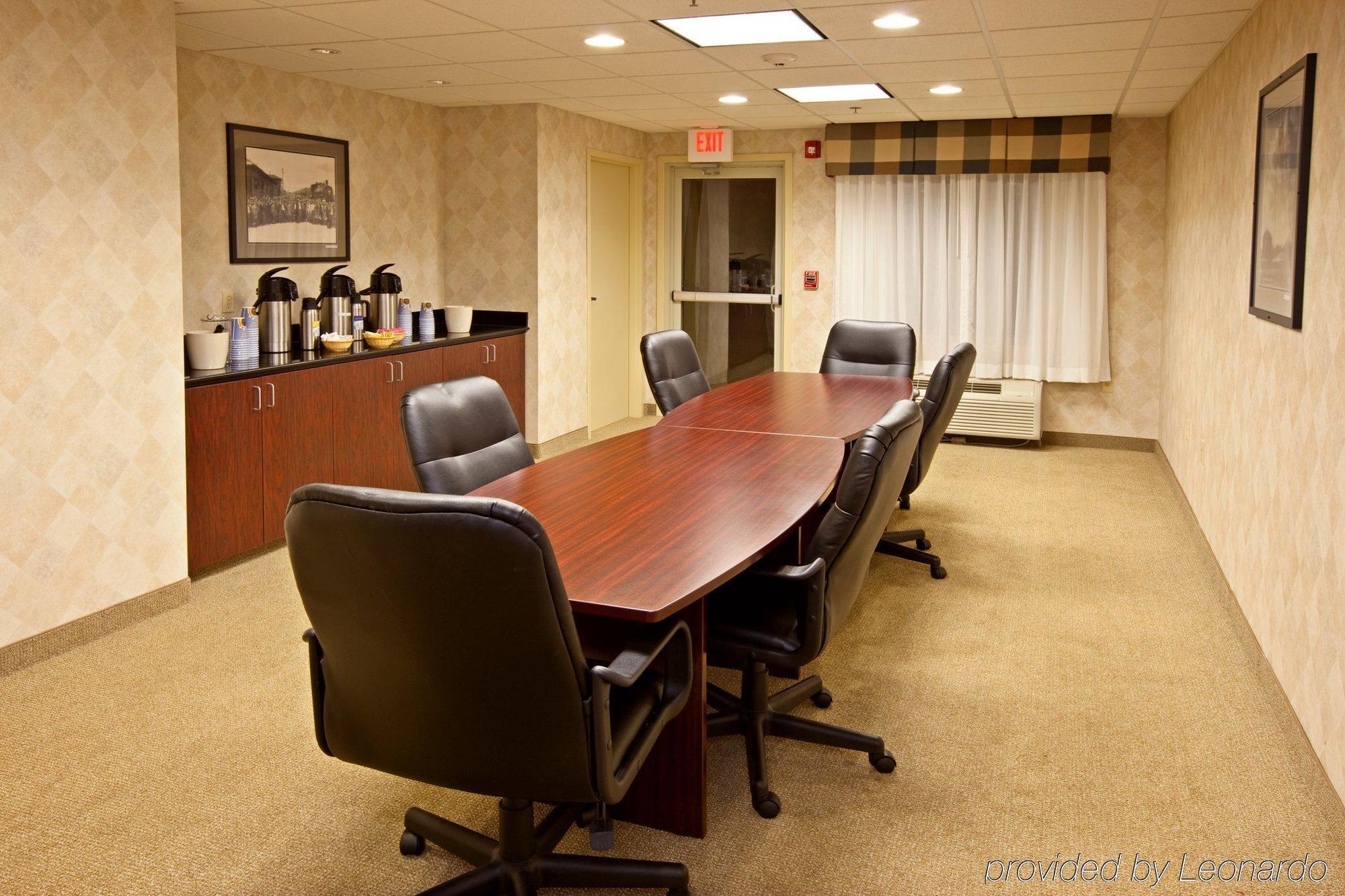 Holiday Inn Express Radcliff Fort Knox By Ihg Einrichtungen foto