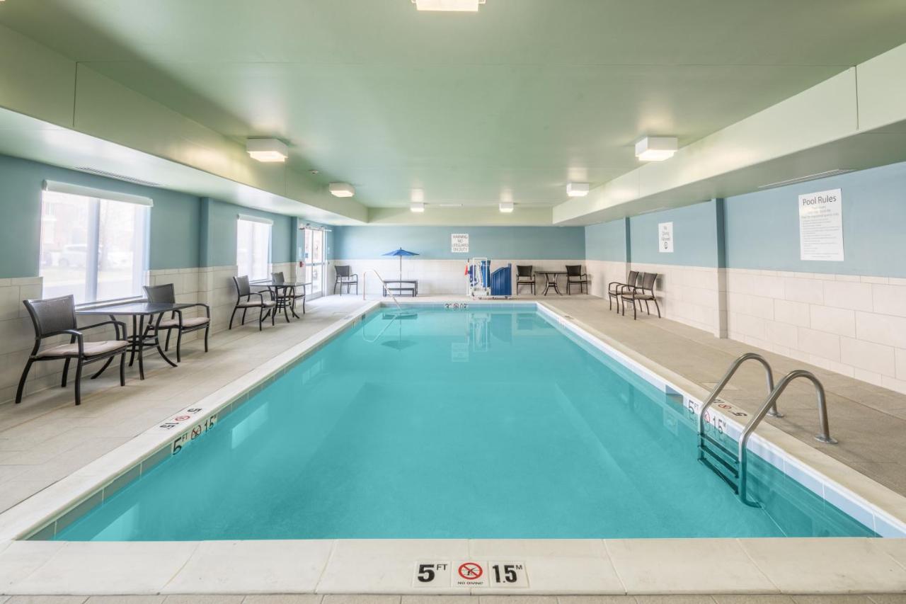Holiday Inn Express Radcliff Fort Knox By Ihg Exterior foto