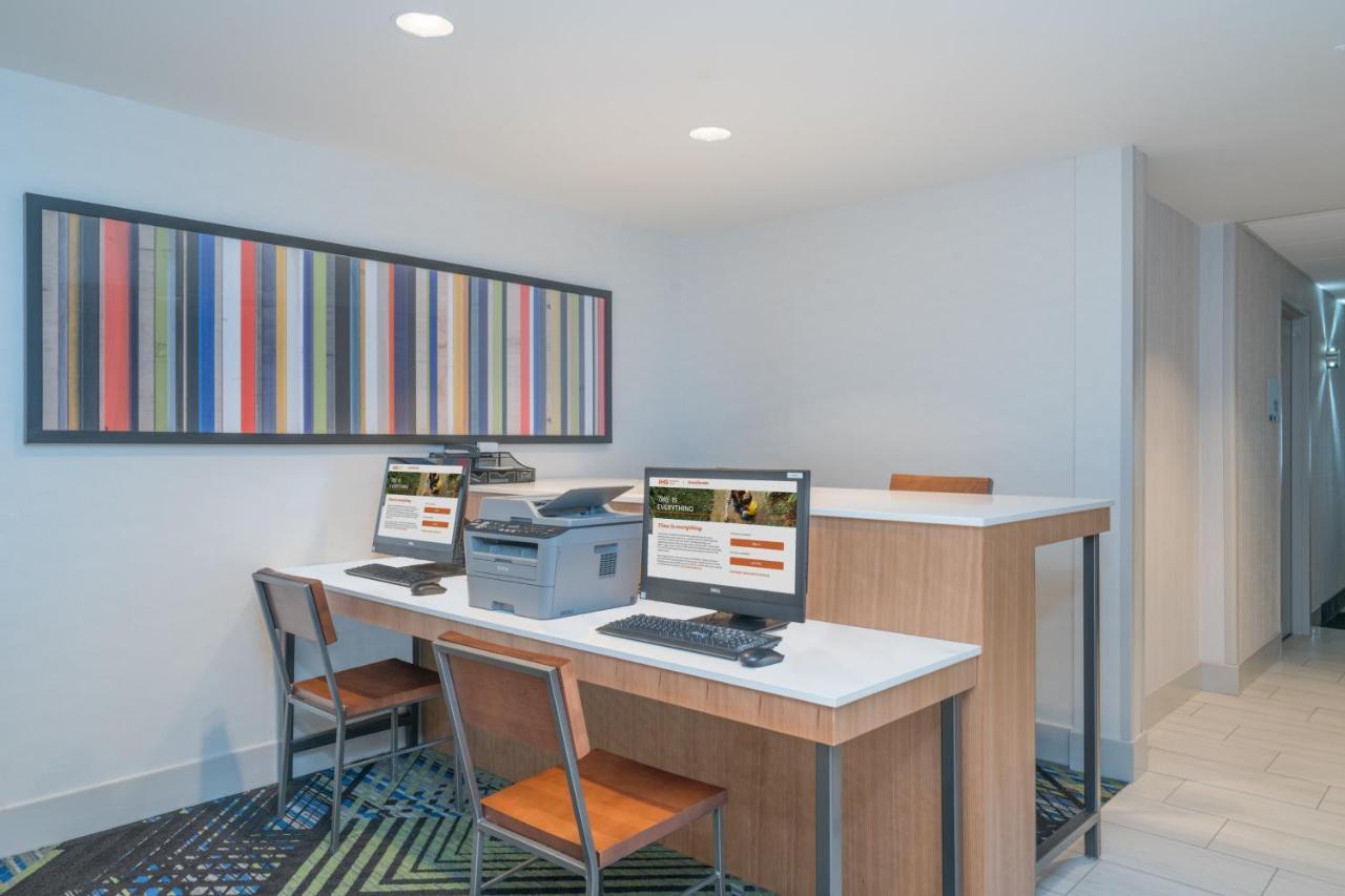 Holiday Inn Express Radcliff Fort Knox By Ihg Exterior foto